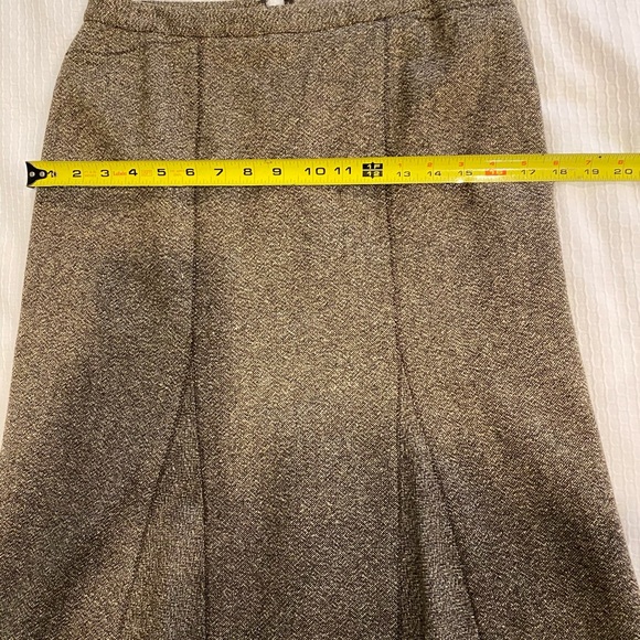 Ann Taylor below wool tulip skirt - Picture 5 of 12